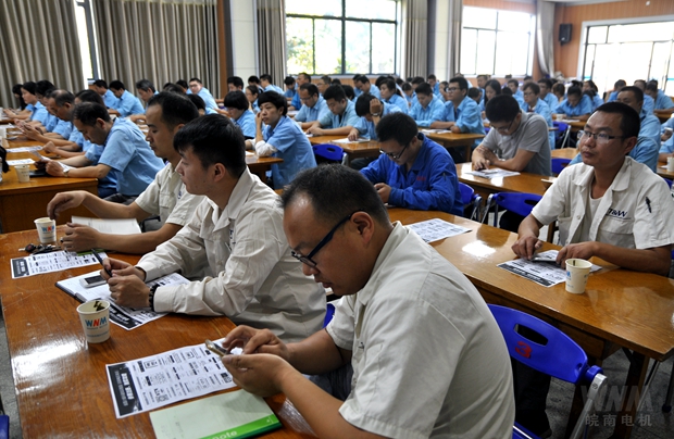 皖（wǎn）南（nán）電機員工答題現場