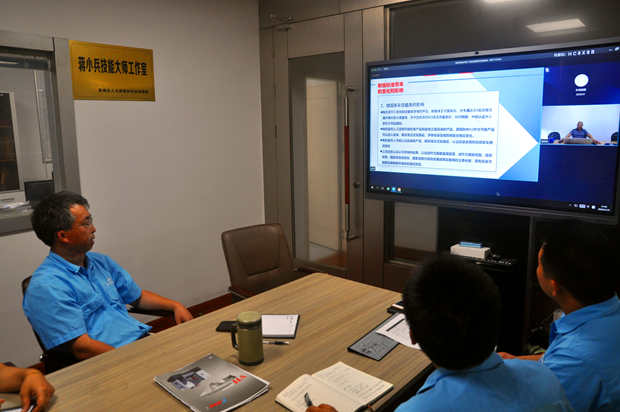 孫躍應邀參加高效電（diàn）機技術推廣交流會