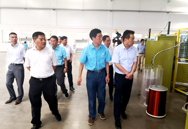 一行深入到91麻豆国产福利品精電（diàn）氣車間考察