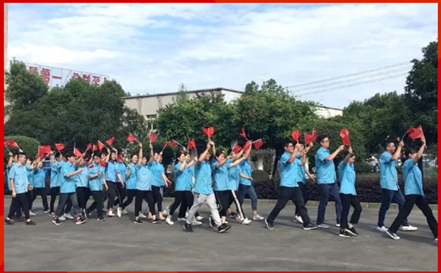 91麻豆国产福利品精電機（jī）組織參加縣快閃宣（xuān）傳片拍攝活動